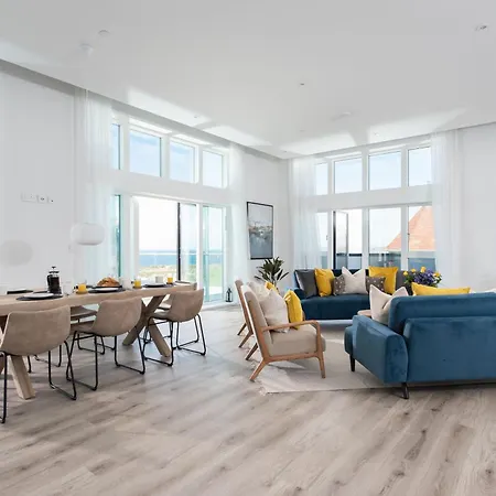 26 Cliff Edge Penthouse In Newquay