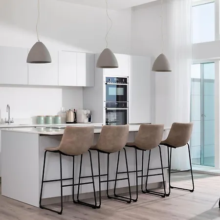 26 Cliff Edge Penthouse In Newquay Holiday home *