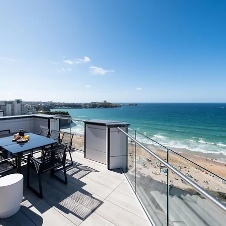 26 Cliff Edge Penthouse In Newquay Holiday home